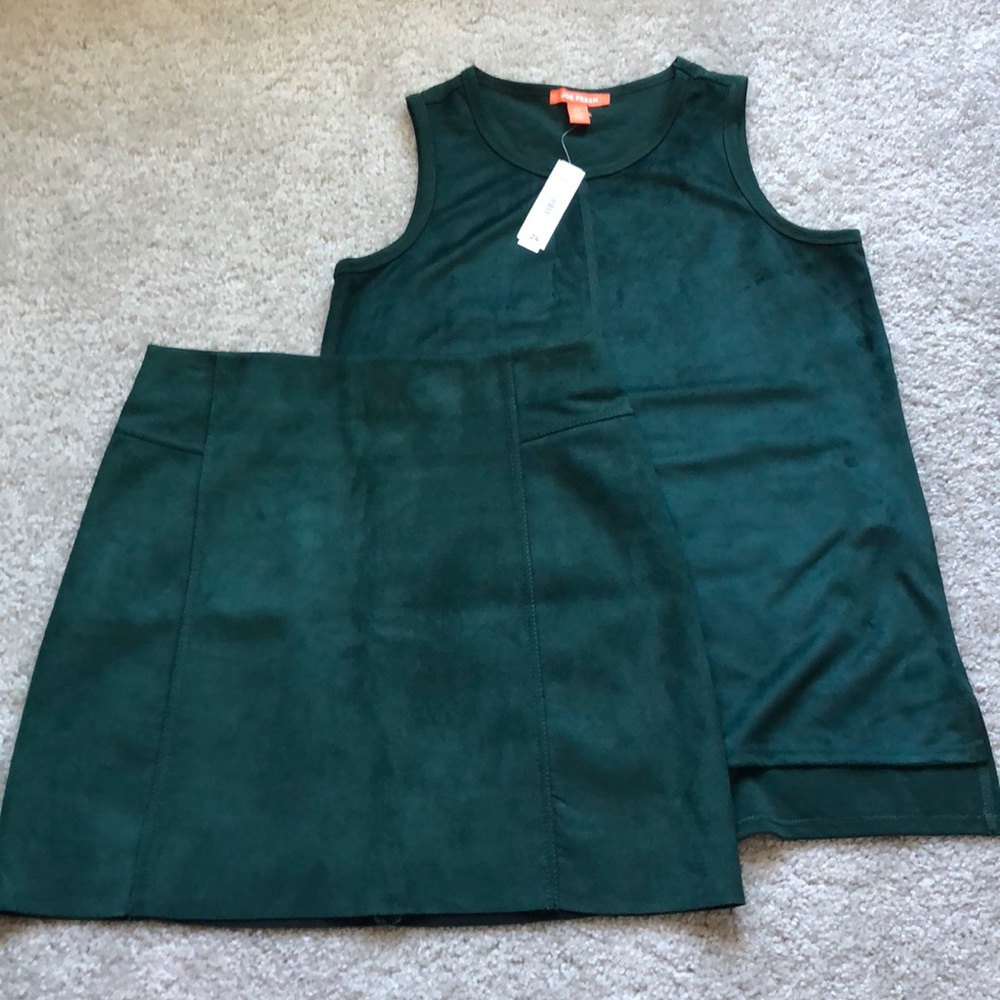 Matching emerald green set